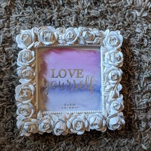 NEW! Beautiful Floral Picture Frame